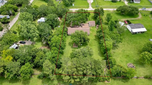 7440 County Road 215a, Alvin, TX 77511