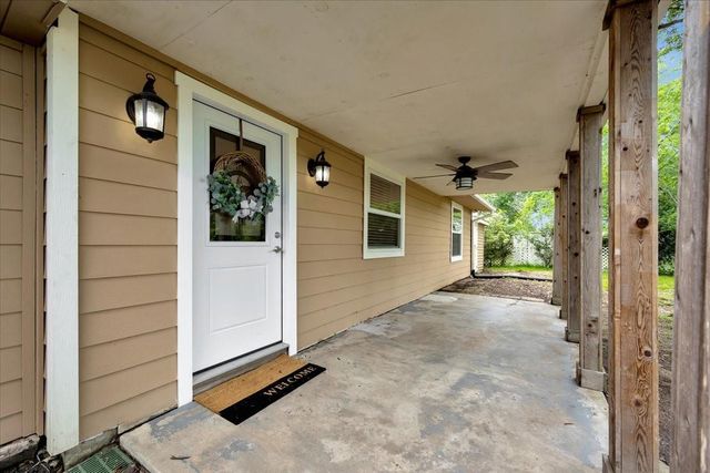 7440 County Road 215a, Alvin, TX 77511