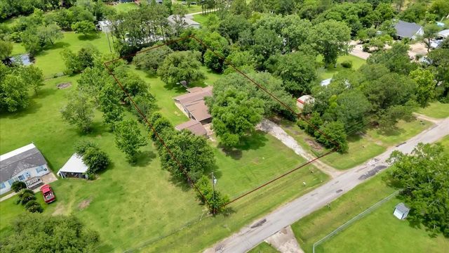 7440 County Road 215a, Alvin, TX 77511