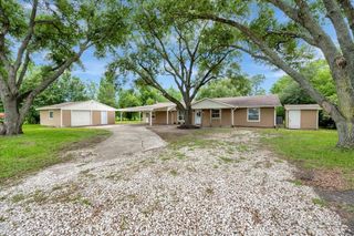 7440 County Road 215a, Alvin, TX 77511
