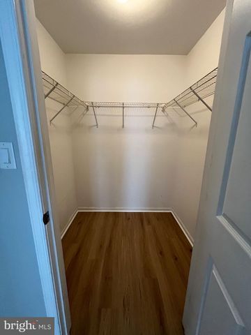 4201 GRENWICH LN, Mount Laurel, NJ 08054
