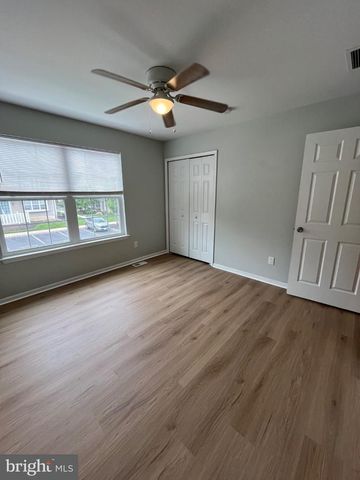 4201 GRENWICH LN, Mount Laurel, NJ 08054