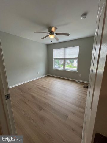4201 GRENWICH LN, Mount Laurel, NJ 08054