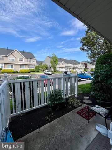 4201 GRENWICH LN, Mount Laurel, NJ 08054