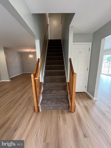 4201 GRENWICH LN, Mount Laurel, NJ 08054