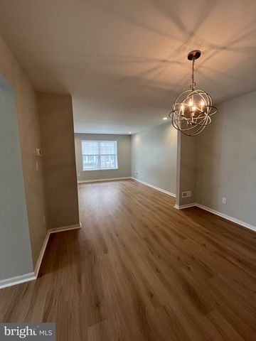 4201 GRENWICH LN, Mount Laurel, NJ 08054