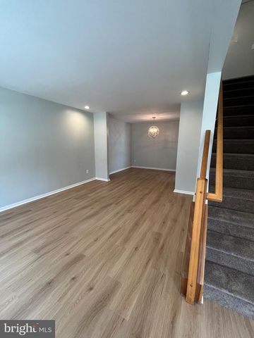 4201 GRENWICH LN, Mount Laurel, NJ 08054