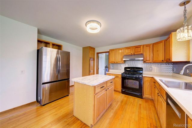 4570 River Hills Court, Brighton Township, MI 48114