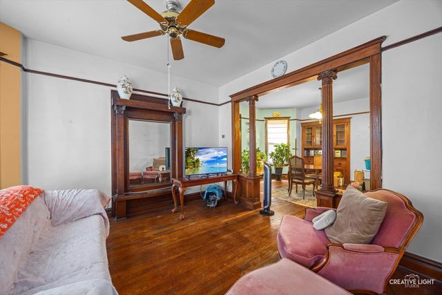 2439 W Pensacola Avenue, Chicago, IL 60618