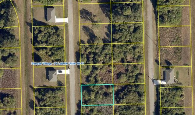 192 Carousel Ave, Labelle, FL 33935
