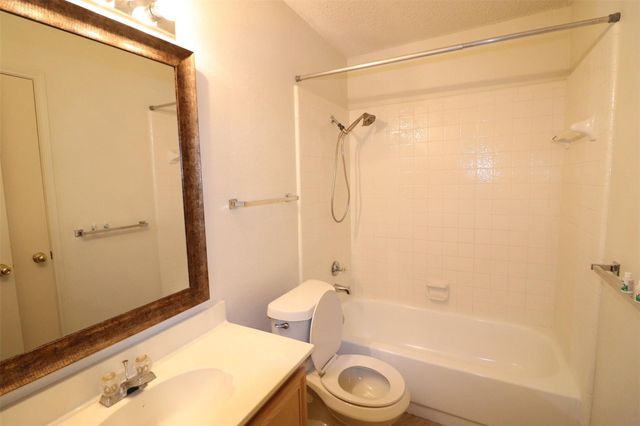 1101 Valley Branch Drive, Arlington, TX 76001