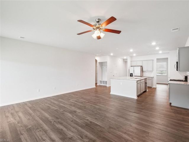 205 Gallop WAY, Yorktown, VA 23690