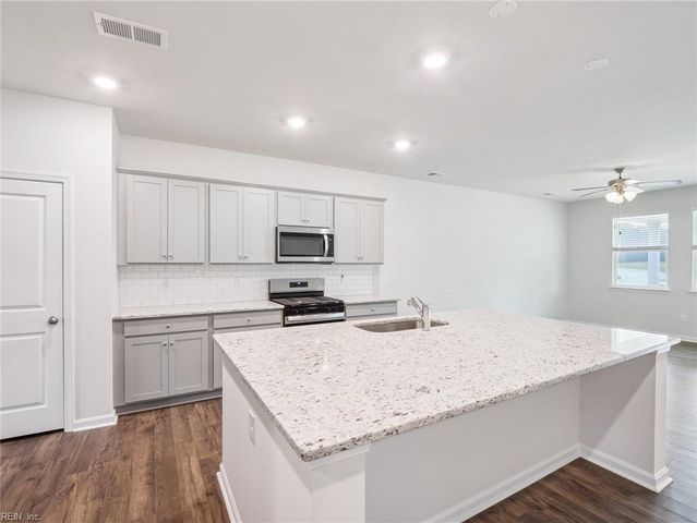 205 Gallop WAY, Yorktown, VA 23690