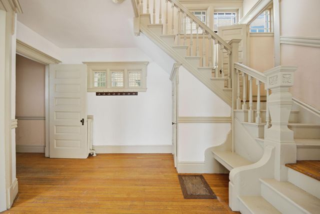 709 7th Street SE, Minneapolis, MN 55414