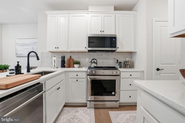 1205 PARKER BLVD, West Windsor, NJ 08550