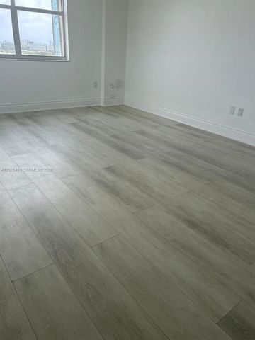 11111 NW Biscayne Blvd 11, North Miami Beach, FL 33181