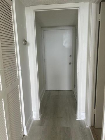 11111 NW Biscayne Blvd 11, North Miami Beach, FL 33181