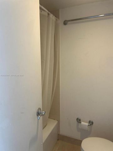 11111 NW Biscayne Blvd 11, North Miami Beach, FL 33181