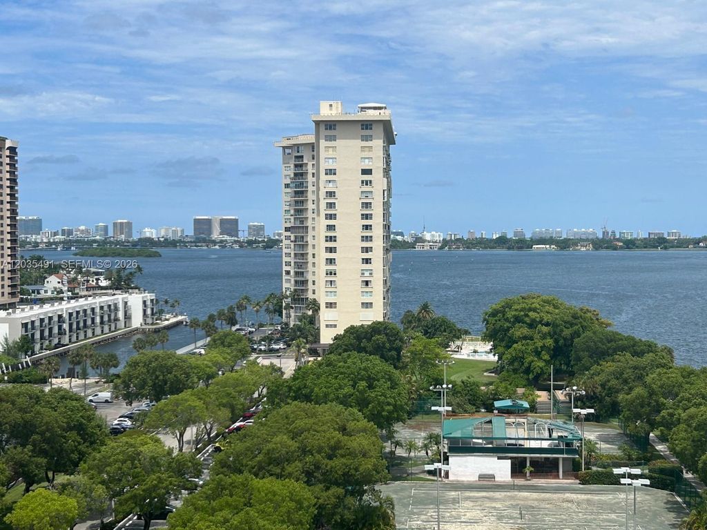 11111 NW Biscayne Blvd 11, North Miami Beach, FL 33181