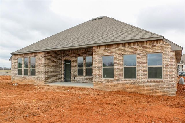 624 Trails End Drive, Shawnee, OK 74804