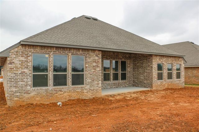 624 Trails End Drive, Shawnee, OK 74804