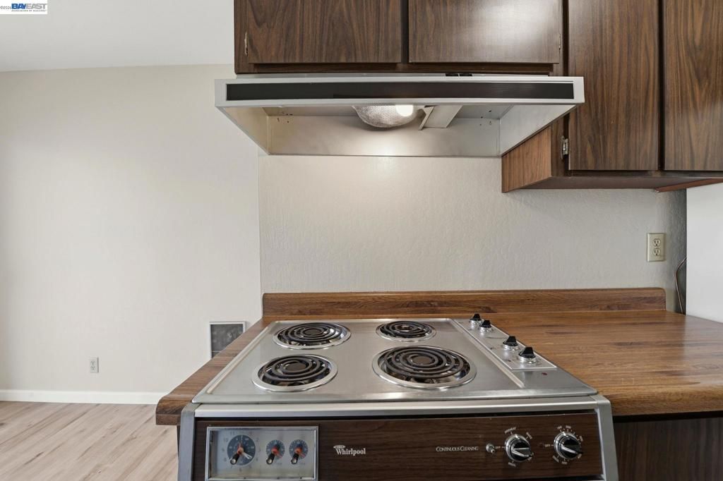 Image 10 of property listing at 14615 Doolittle Dr, San Leandro, CA 94577