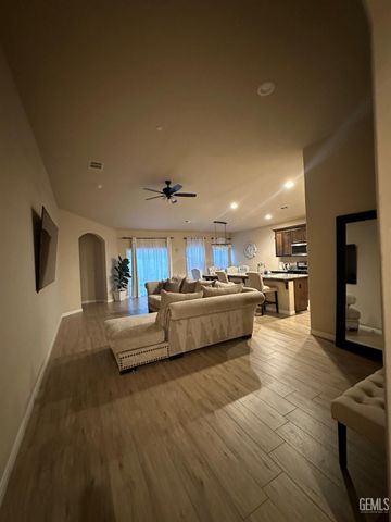6104 Mybryn Court, Bakersfield, CA 93306