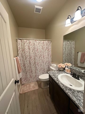 6104 Mybryn Court, Bakersfield, CA 93306