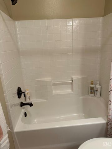 6104 Mybryn Court, Bakersfield, CA 93306