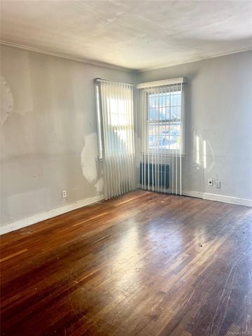 41 Kingston Street, Elmont, NY 11003