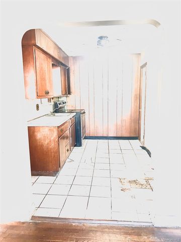 41 Kingston Street, Elmont, NY 11003