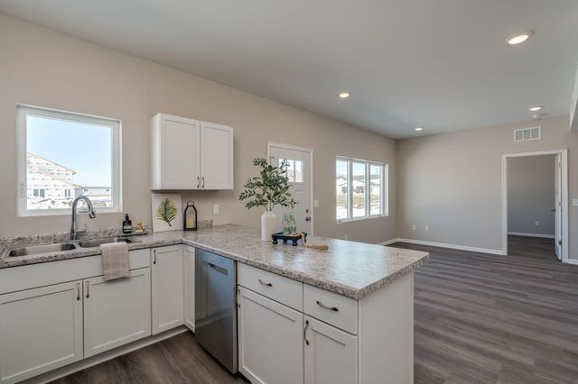 3120 & 3122 Noble Drive, Mankato, MN 56001