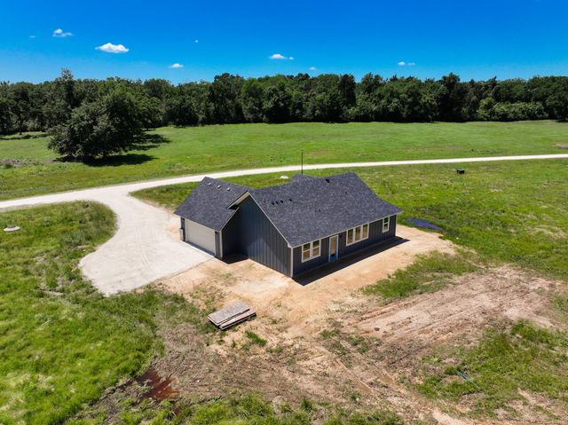 879 Pineview Circle, Jewett, TX 75846
