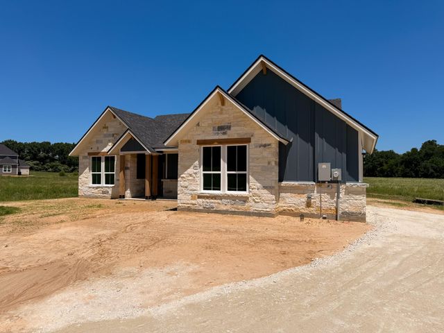 879 Pineview Circle, Jewett, TX 75846