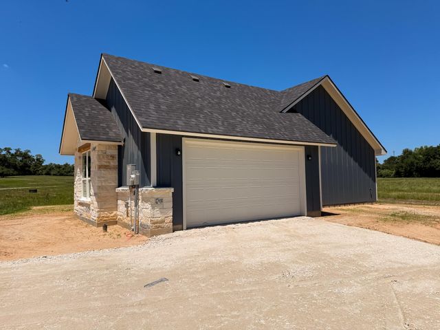879 Pineview Circle, Jewett, TX 75846