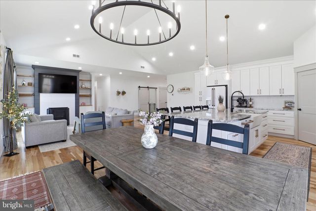 101 ACKLEY CIR, Lititz, PA 17543