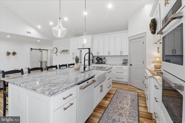101 ACKLEY CIR, Lititz, PA 17543