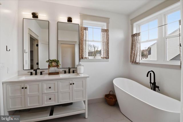 101 ACKLEY CIR, Lititz, PA 17543
