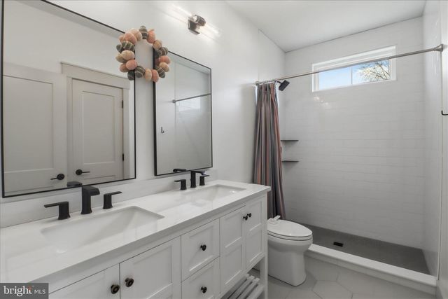 101 ACKLEY CIR, Lititz, PA 17543