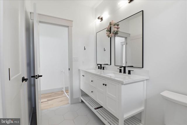 101 ACKLEY CIR, Lititz, PA 17543