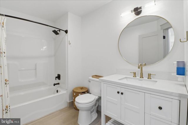 101 ACKLEY CIR, Lititz, PA 17543