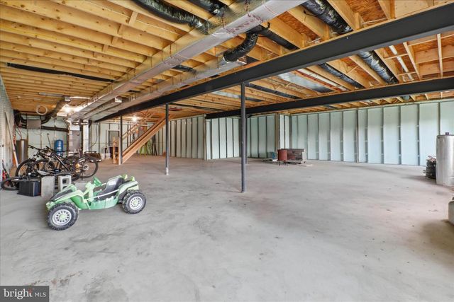 101 ACKLEY CIR, Lititz, PA 17543