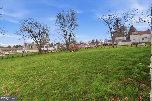 101 ACKLEY CIR, Lititz, PA 17543