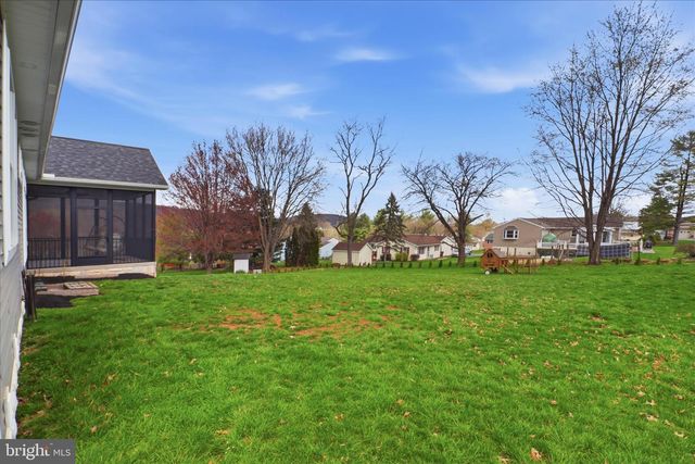101 ACKLEY CIR, Lititz, PA 17543