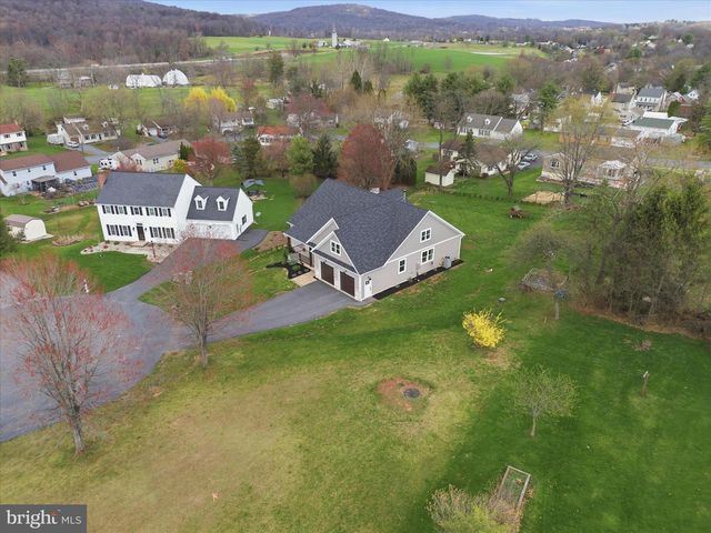 101 ACKLEY CIR, Lititz, PA 17543