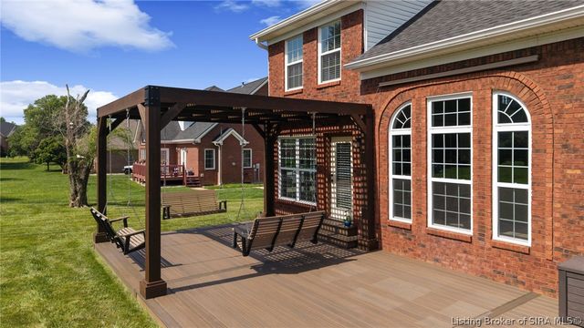 3056 Wolf Lake Boulevard, New Albany, IN 47150