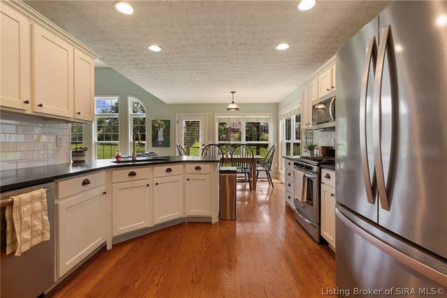 3056 Wolf Lake Boulevard, New Albany, IN 47150