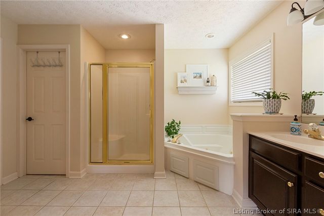 3056 Wolf Lake Boulevard, New Albany, IN 47150