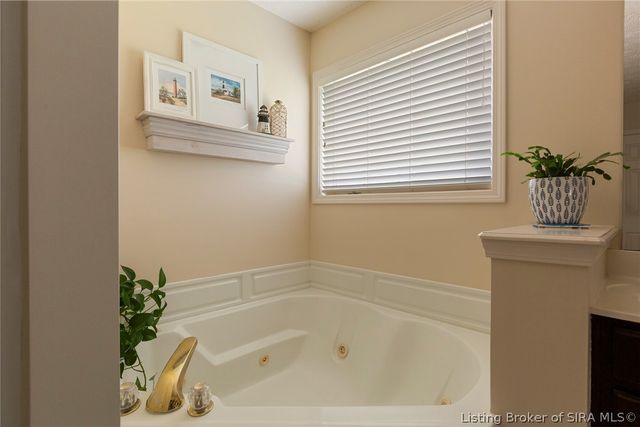 3056 Wolf Lake Boulevard, New Albany, IN 47150
