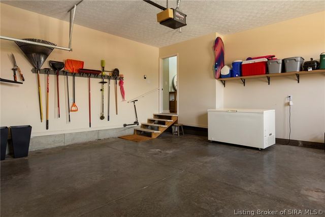 3056 Wolf Lake Boulevard, New Albany, IN 47150